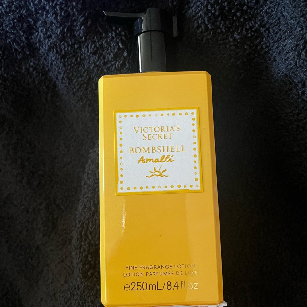 Victoria’s Secret Bombshell Amalfi Lotion